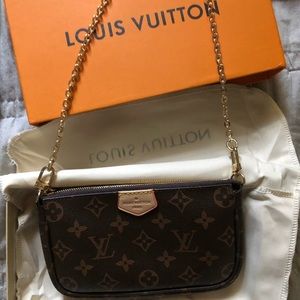 Louis Vuitton handbag simple and elegant